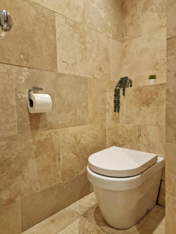 3 Bedrooms Flat Near Russell Square ลอนดอน ภายนอก รูปภาพ